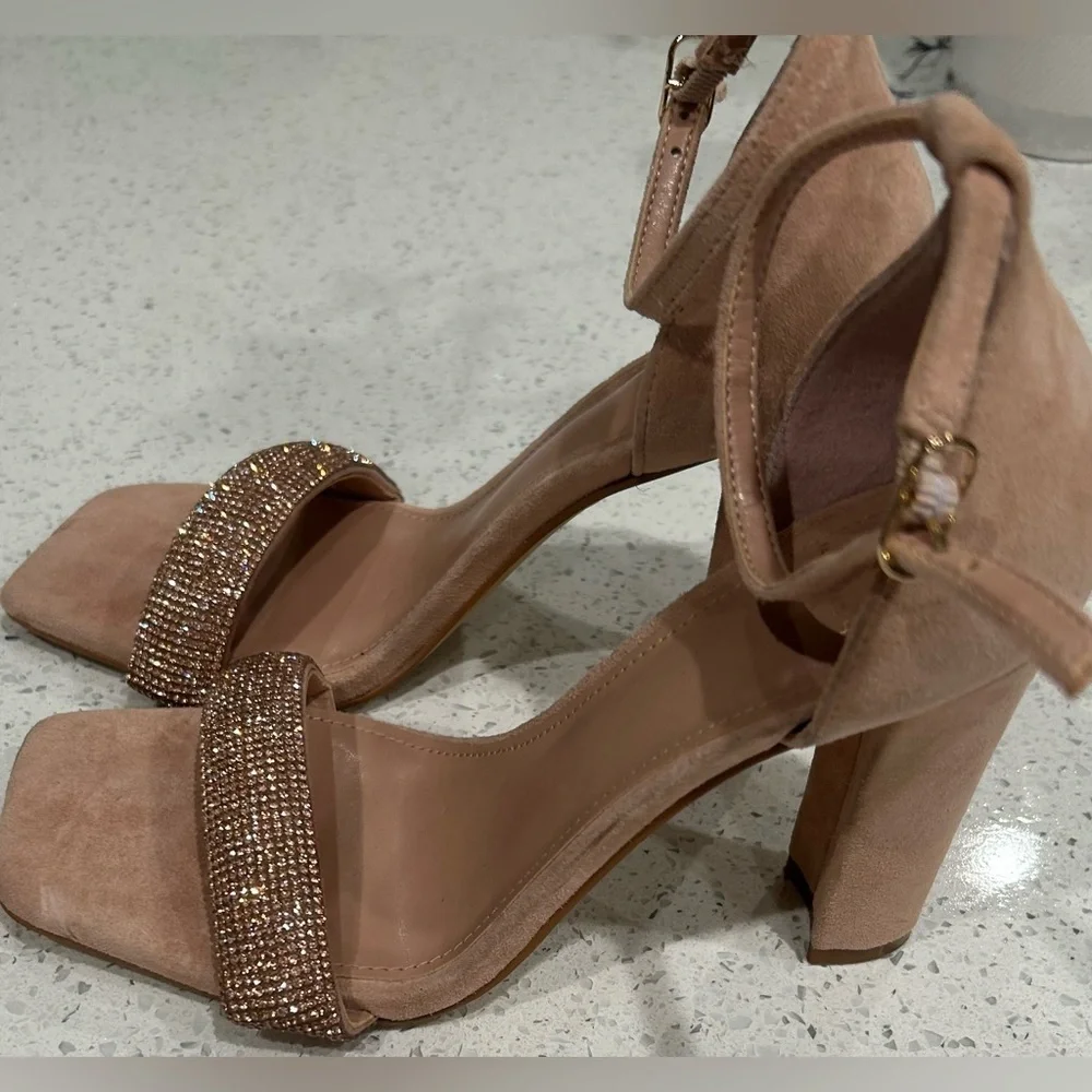 Mark fisher Angelo pink suede rhinestone women’s 4 inch heel sandal size 6.5 M